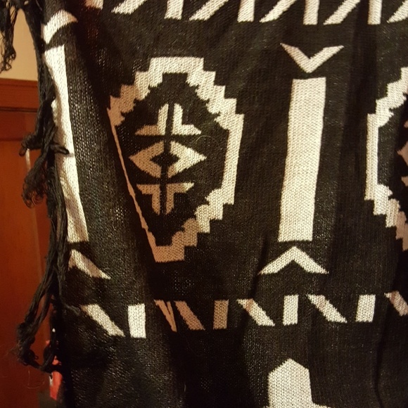 Tribal cover up - Picture 3 of 3